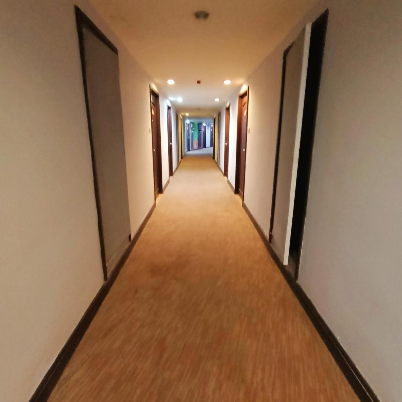Mayflower Grande Hotel Phitsanulok Extérieur photo